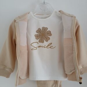 Chándal color beige y blanco